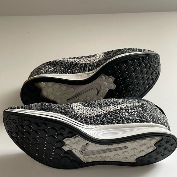 Nike Flyknit Racer Oreo 2 526628-012 US 6 Womens - Picture 11 of 14